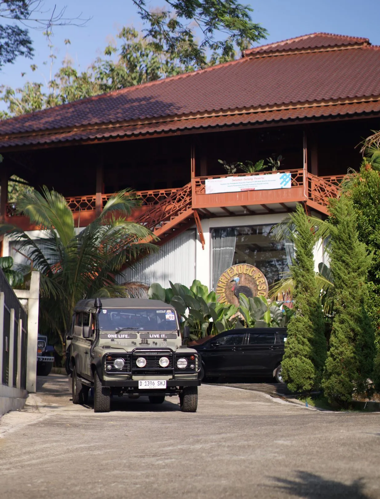 Sumbing Exotic Jeep Tour