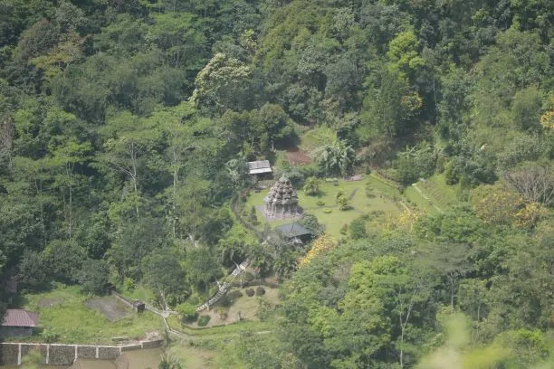 Selogriyo Temple Walking Tour
